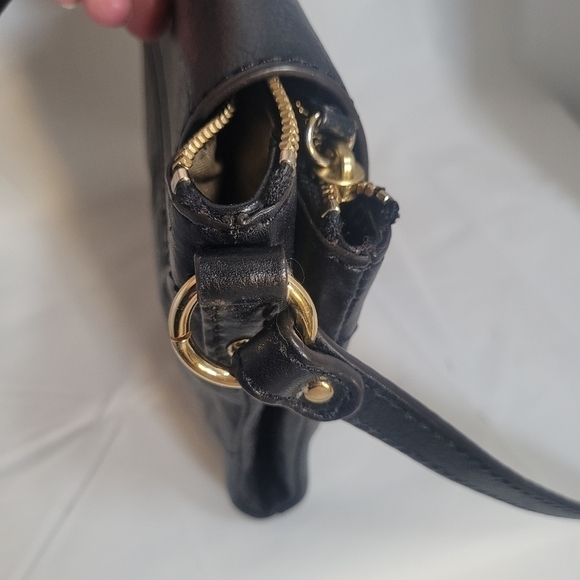 Euc Antonio Melani leather crossbody bag. - Picture 12 of 13